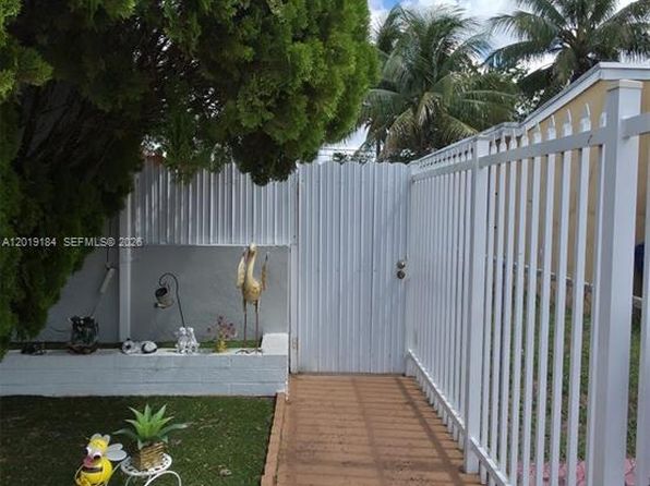 3285 NW 98th St