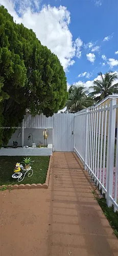 3285 NW 98th St Photo 1