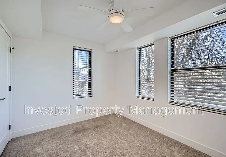 1405 N Yates St — Photo 12