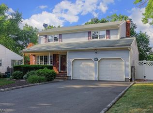 320 Madison Hill Rd, Clark, NJ 07066