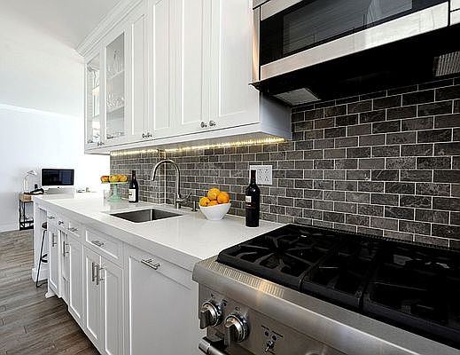 5th image of 212 E 47th St APT 24J