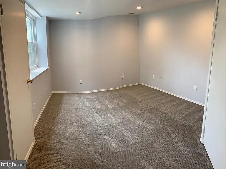 1614 Charnita Ct — Photo 22