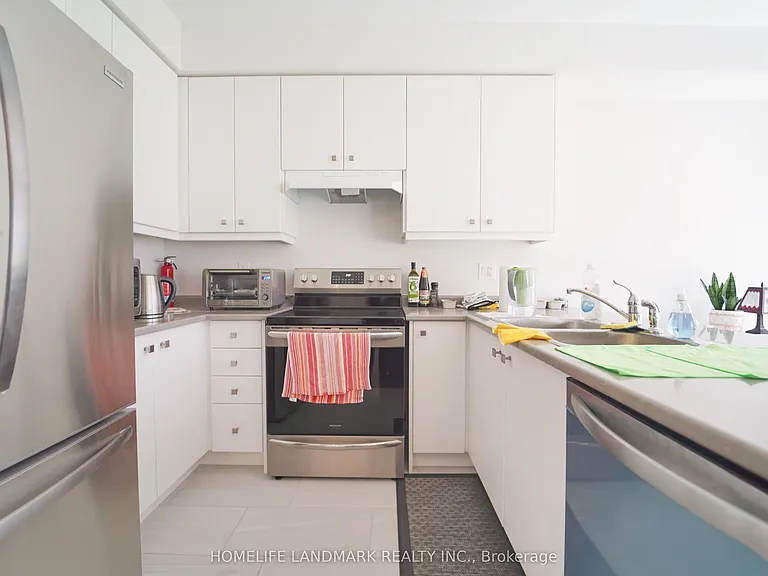36 Thelma Dr — Photo 9