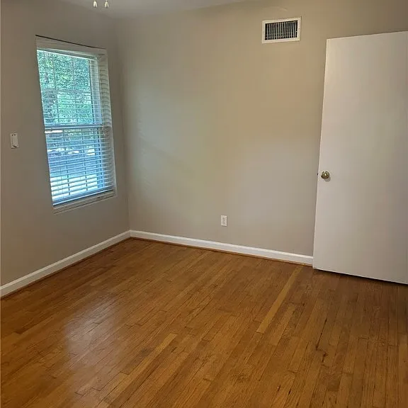 5201 Habersham St — Photo 14