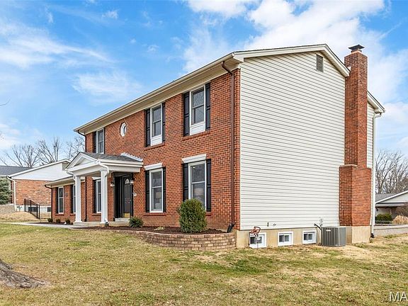 3rd image of 304 Shady Meadows Dr