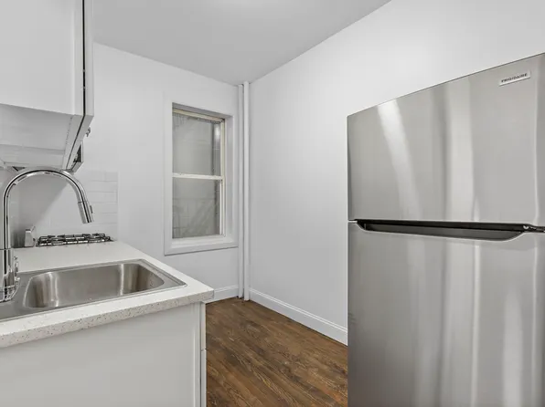 137 Kensington Avenue image 2 of 13