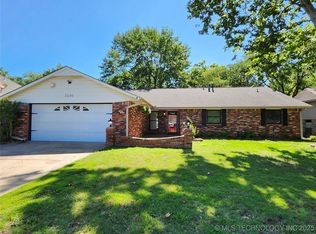 2230 Robin Ln, Muskogee, OK 74403