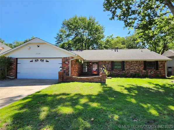 2230 Robin Ln, Muskogee, OK 74403