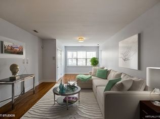 2909 W Fulton St #1, Chicago, IL 60612