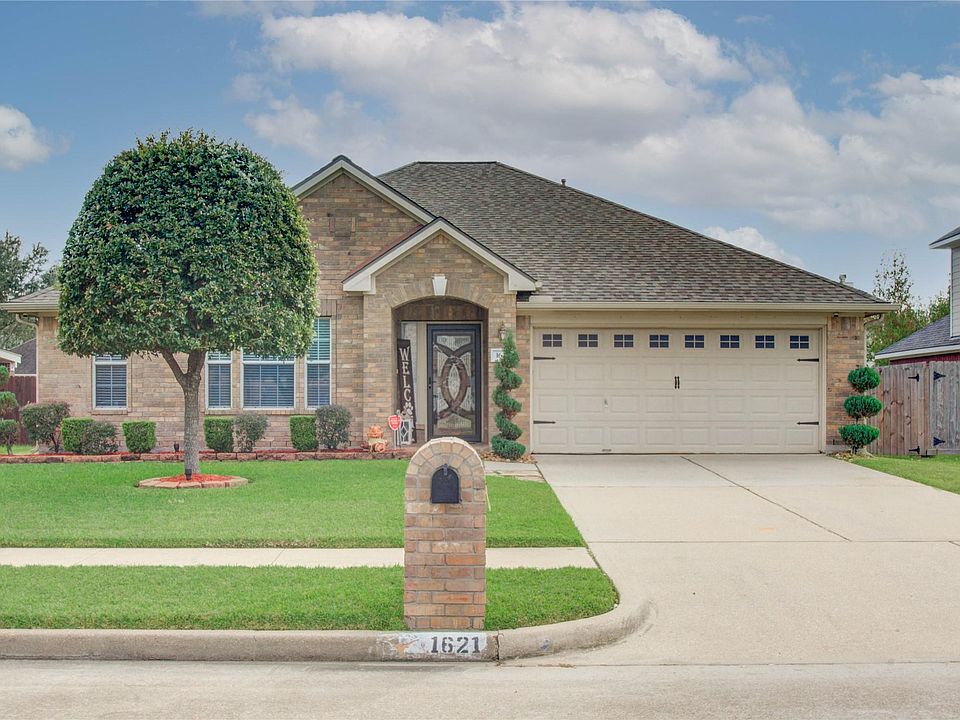 1st image of 1621 S Yellowstone Dr