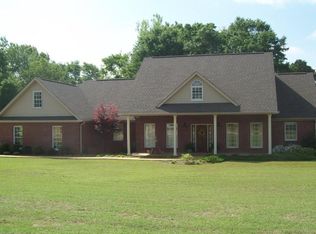 103 Edgewater Dr, Saltillo, MS 38866