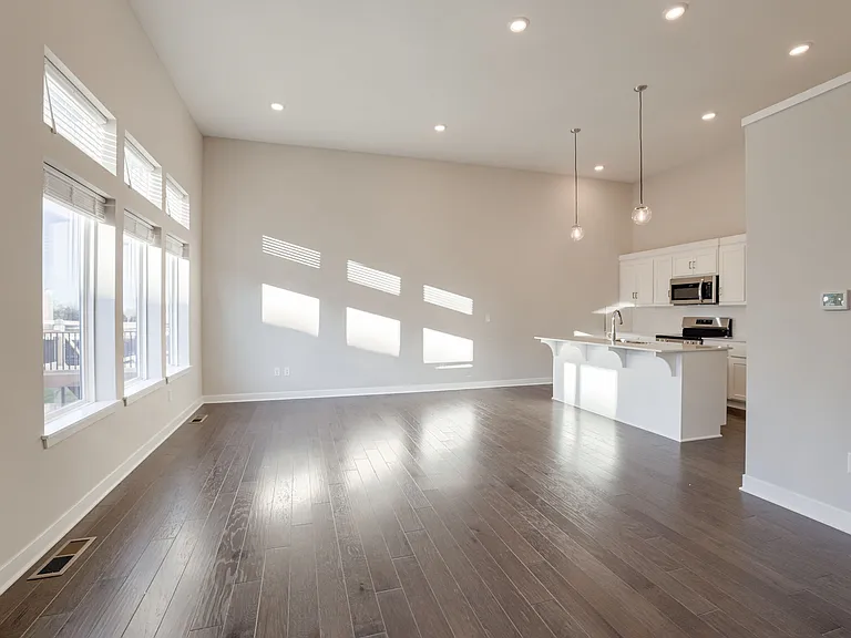 3735 SW Clayton Pl — Photo 6