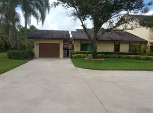 2947 Bent Pine Dr, Fort Pierce, FL 34951