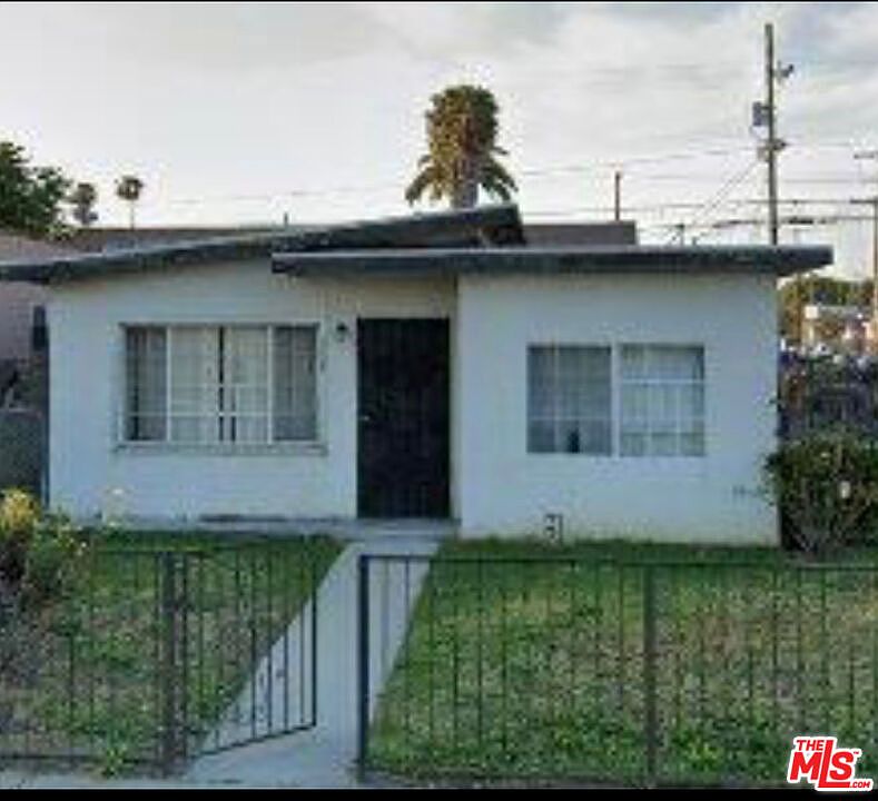 1st image of 959 E 105th St