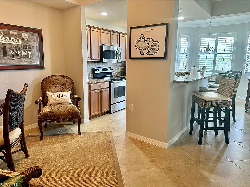2 bed, 2.0 bath, 1232 sqft, $8,000 — Photo 2