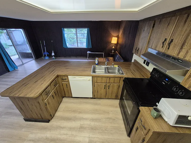 6319 Cambridge Dr — Photo 5