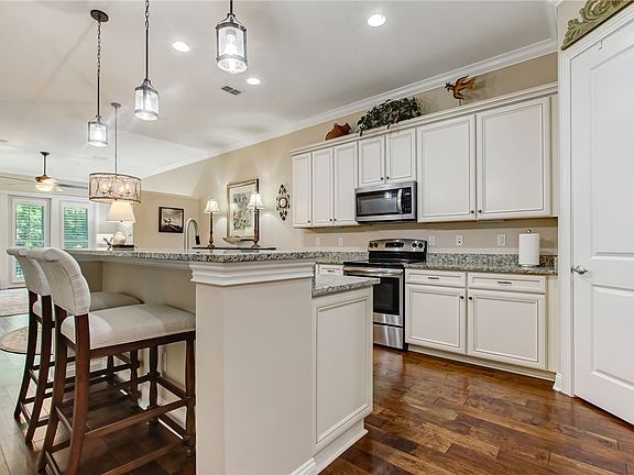4th image of 95177 Summerwoods Cir Unit 1004