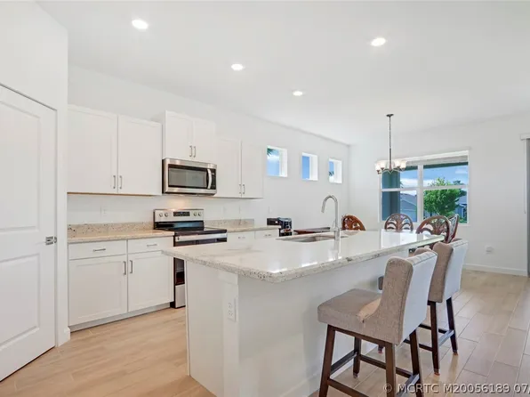 1630 NE Skyhigh Ter, Jensen Beach, FL 34957