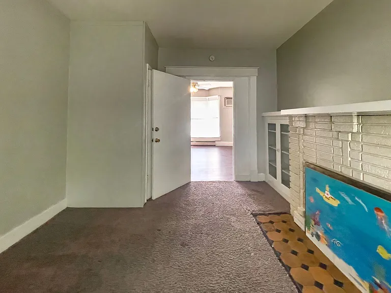 Preleasing For August! Close To Campus — Photo 18