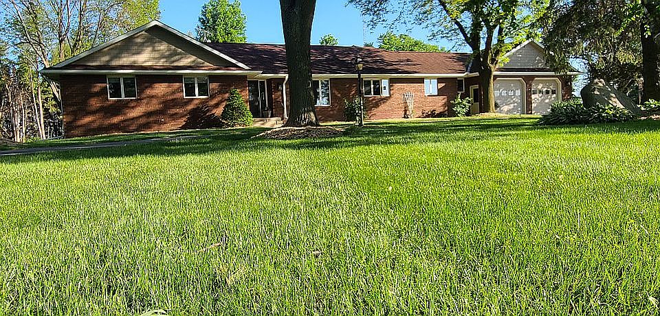 1st image of 2325 S Linn Ave