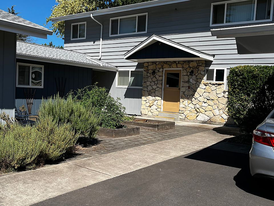 1st image of 6840 SW 104th Ave #1