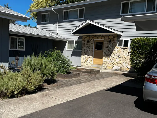 6840 SW 104th Ave #1, Beaverton, OR 97008