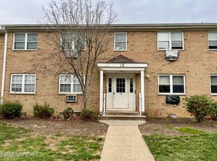 12 Manchester Ct APT H, Freehold, NJ 07728
