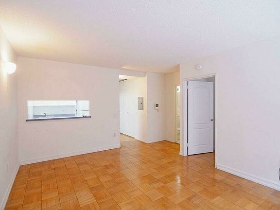 3rd image of 321 W 54th St APT 602