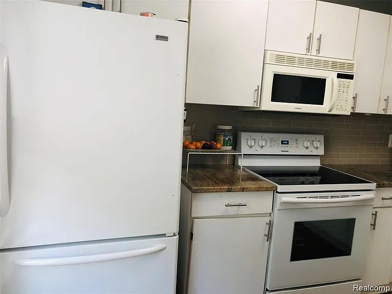 41419 Cornell Dr — Photo 11