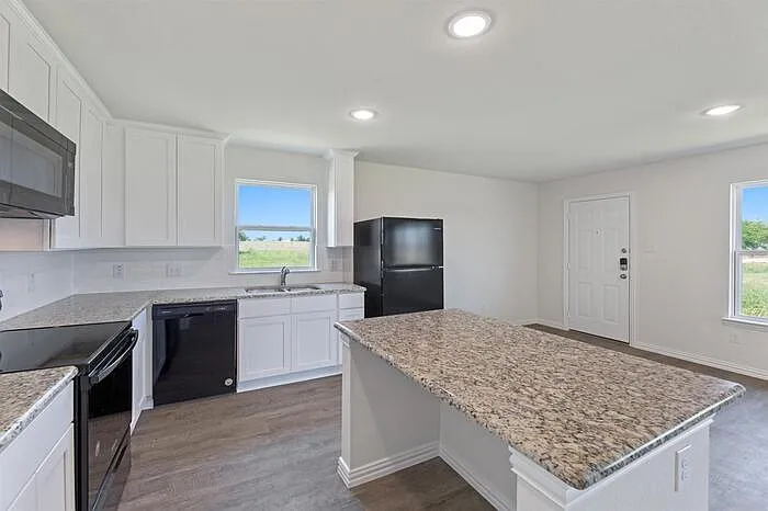 3 bed, 2.0 bath, 1298 sqft, $1,895 — Photo 4