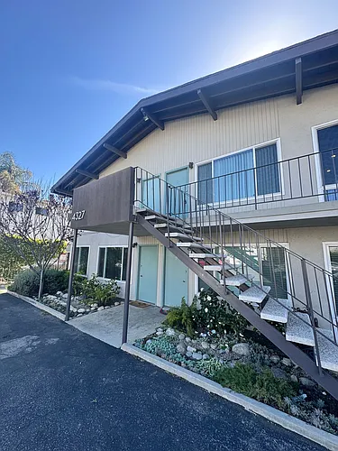4327 Inglewood Blvd Photo 1