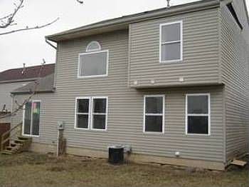 3rd image of 325 Effington Ln