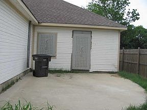 2nd image of 1716 Colvin Ave