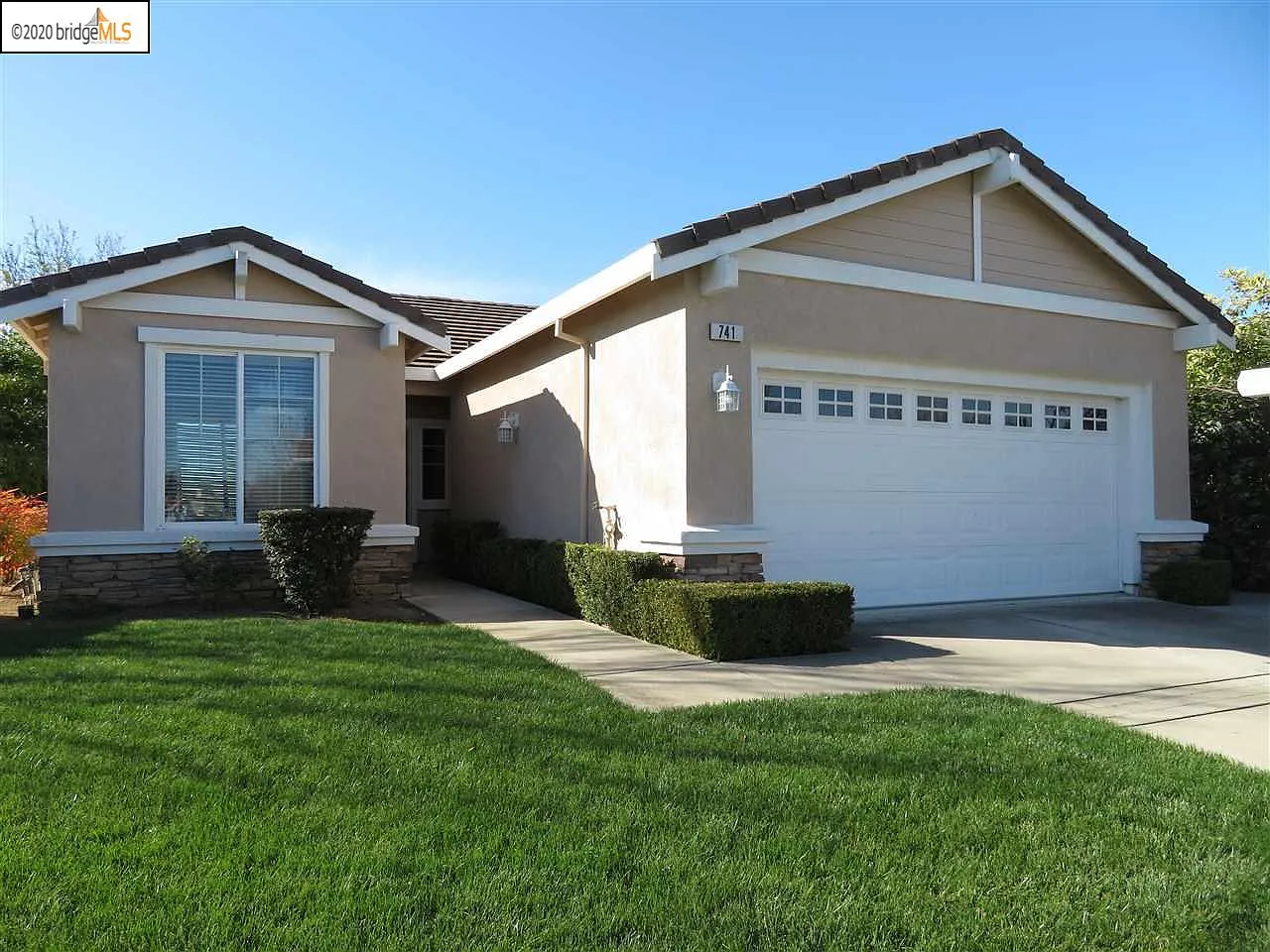 741 Stewart Way photo 1