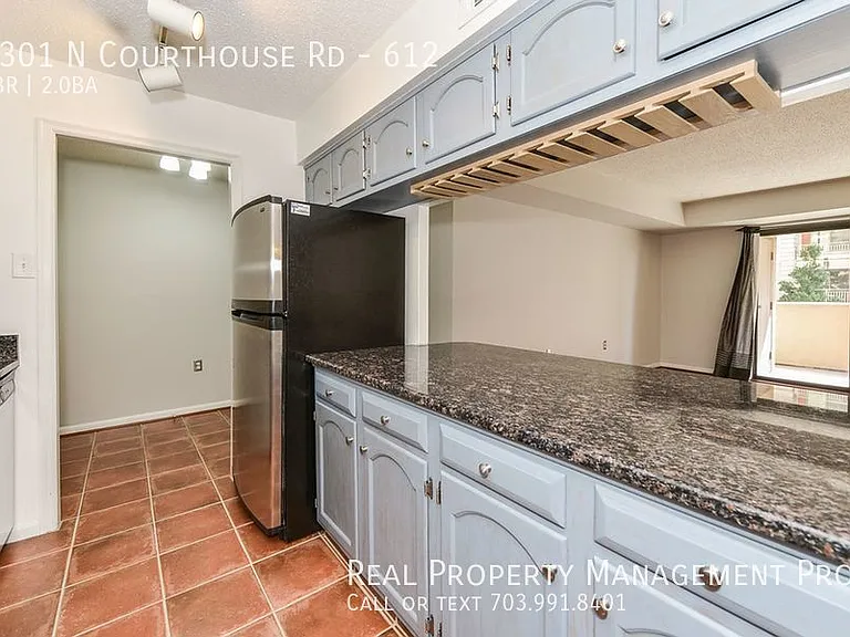 1301 N Courthouse Rd #612 — Photo 9