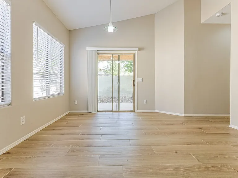2741 N Kenton — Photo 8
