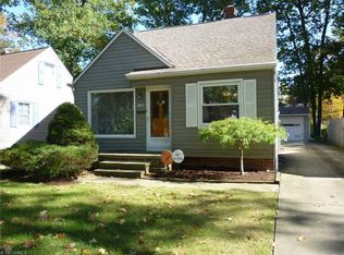 561 Huntmere Dr, Bay Village, OH