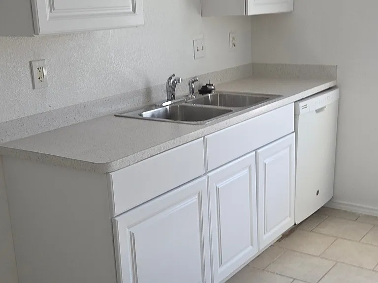 1107 Circle M Dr #B — Photo 6