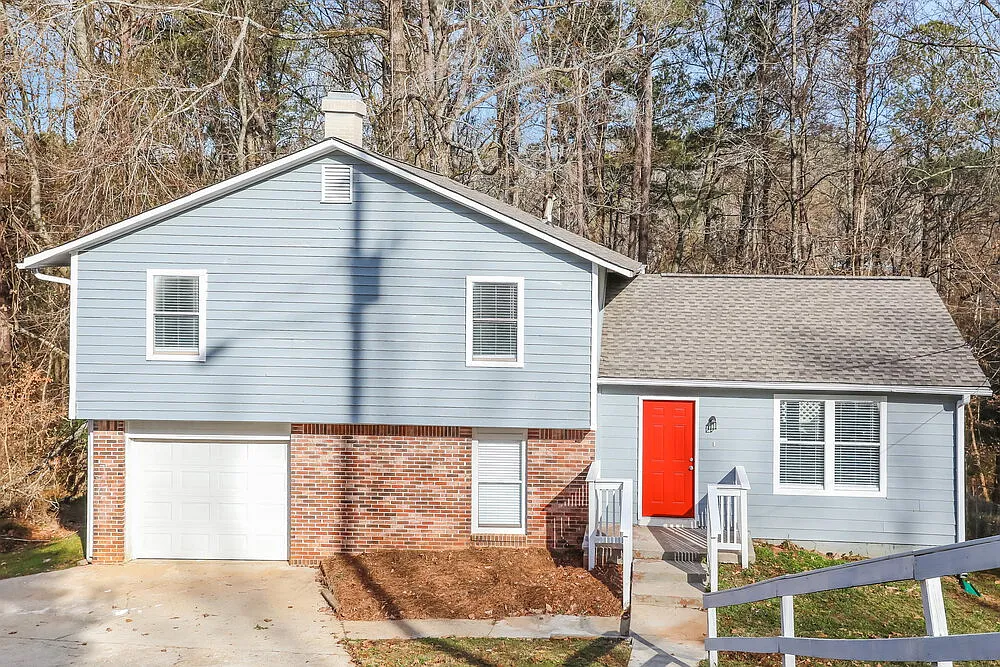 3 bed, 2.0 bath, 1654 sqft, $1,720 — Photo 1