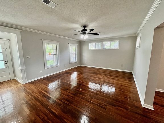 5th image of 1719 N Polk St