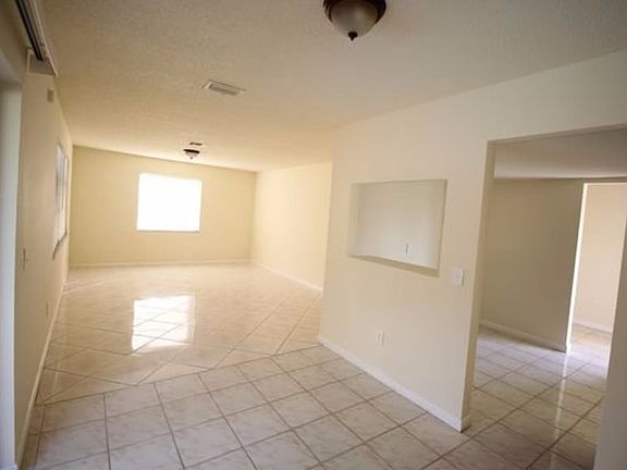 2nd image of 440 Alemeda Dr