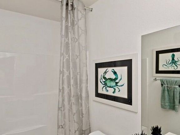 5th image of 803 Watford Pl
