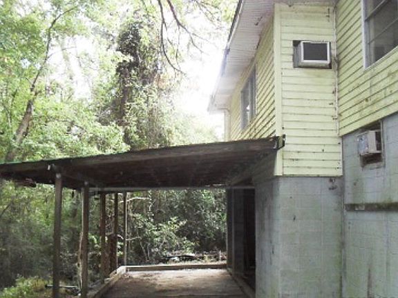 4th image of 55 Shady Lawn Pl