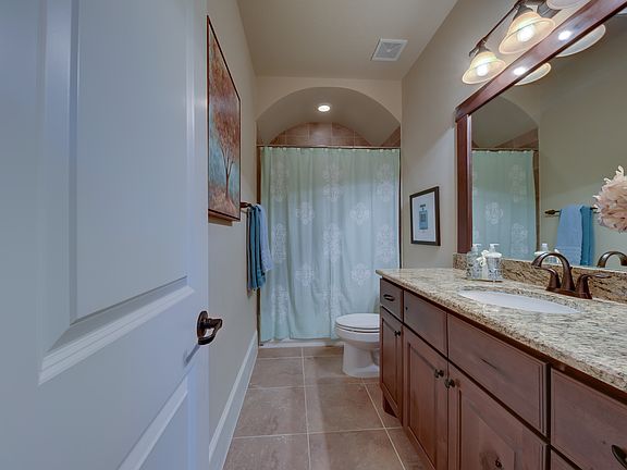 5th image of 175 Westcourt Ln
