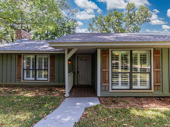 3rd image of 175 Lakeview Dr