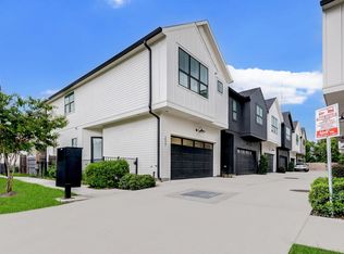 2722 Oakwood Crest Ln, Houston, TX 77018