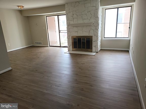 5th image of 1600 Berry Rose Ct #1-2D
