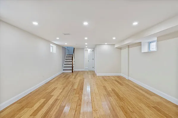 Sold by Trusted Property Advisors Corp | media 20