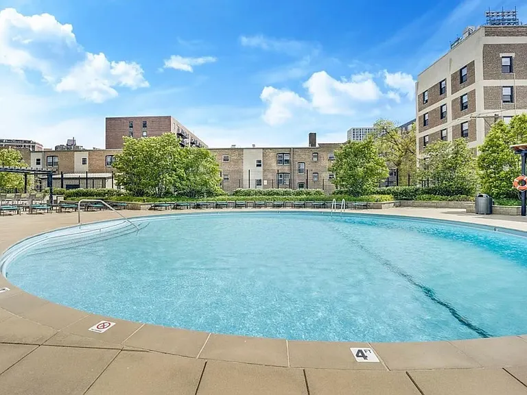 3930 N Pine Grove Ave #510 — Photo 14