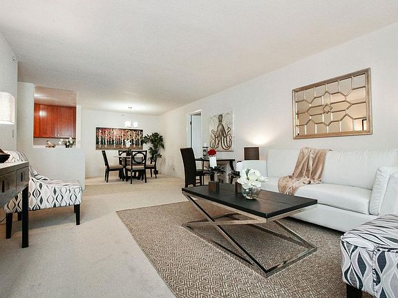 4th image of 303 Philip Dr APT 207